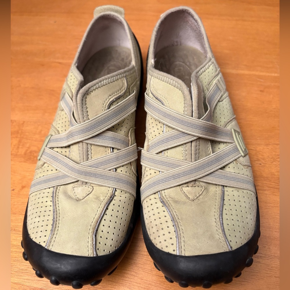 Privo Green Leather Sneakers with Crisscross Straps